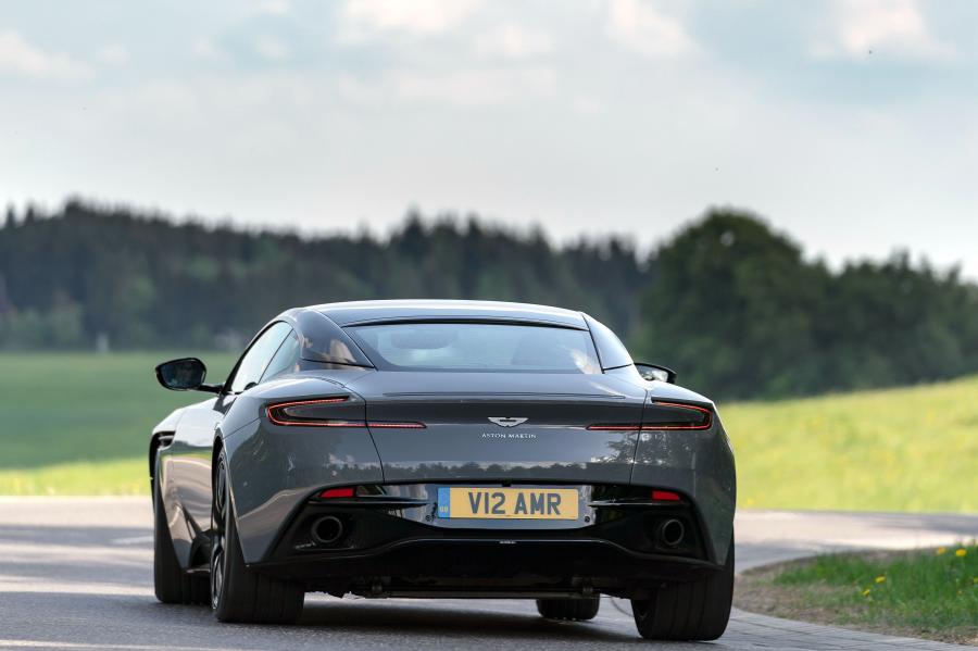 Aston Martin DB11 AMR 2018 года  (WW) (фото 28 из 43)